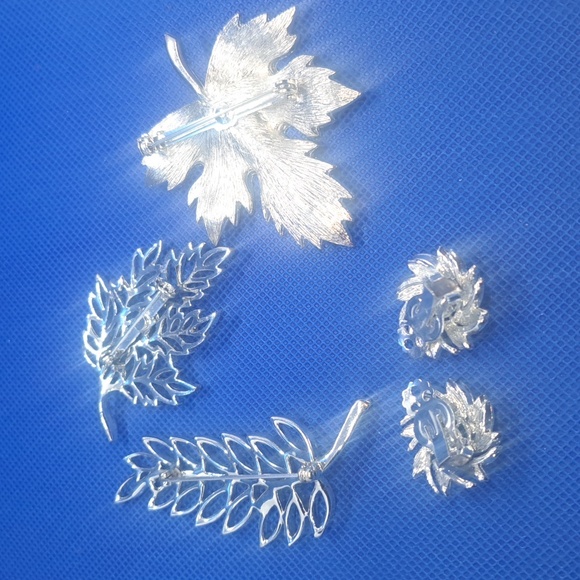 Vintage Silver Tone Brooch & Clip on Earring 4 Pcs Bundle - Picture 4 of 5